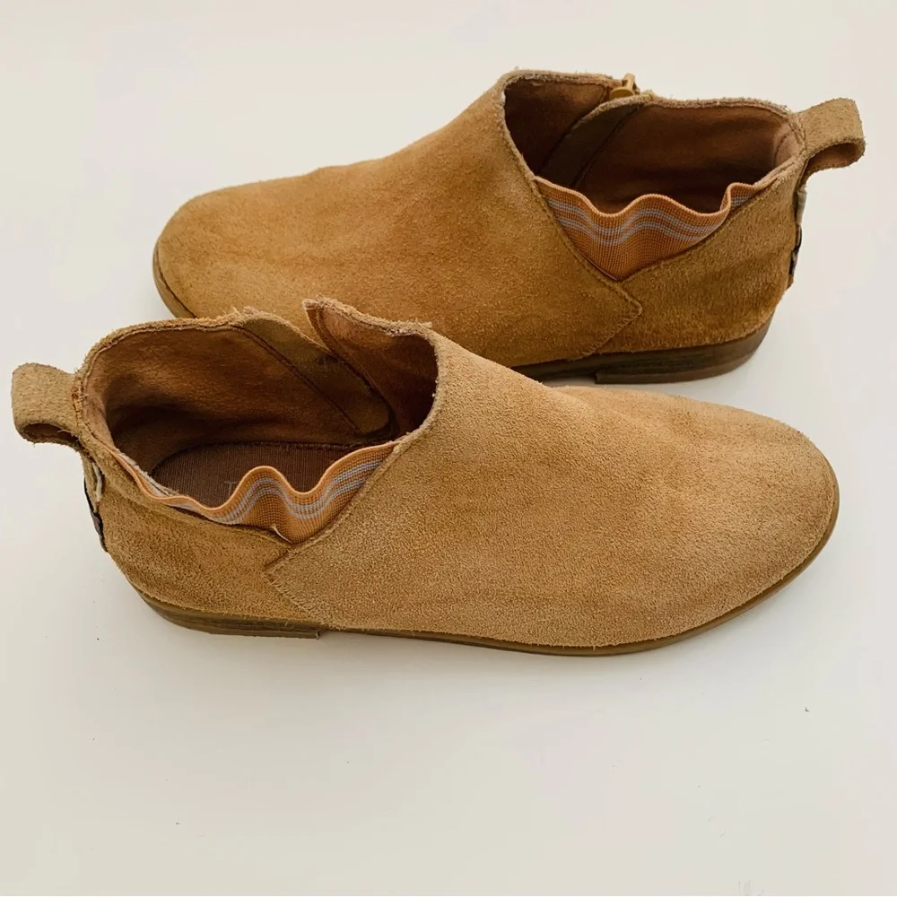 TOMS Honey Suede Brown Youth Leilani Booties Ankle Boots